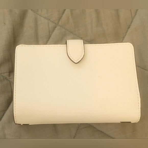 KATE SPADE X DISNEY WALLET - Picture 8 of 8